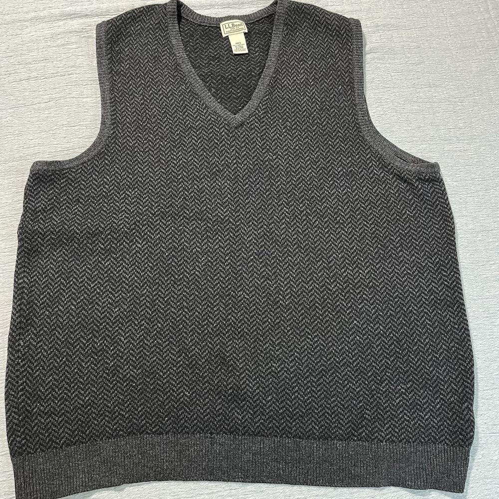 Vintage LL Bean Gray Black Herringbone 100% Lambs Wool Sweater Vest V-Neck‎
